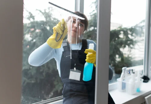 Nettoyage de vitres intérieures et extérieures à Valmeinier